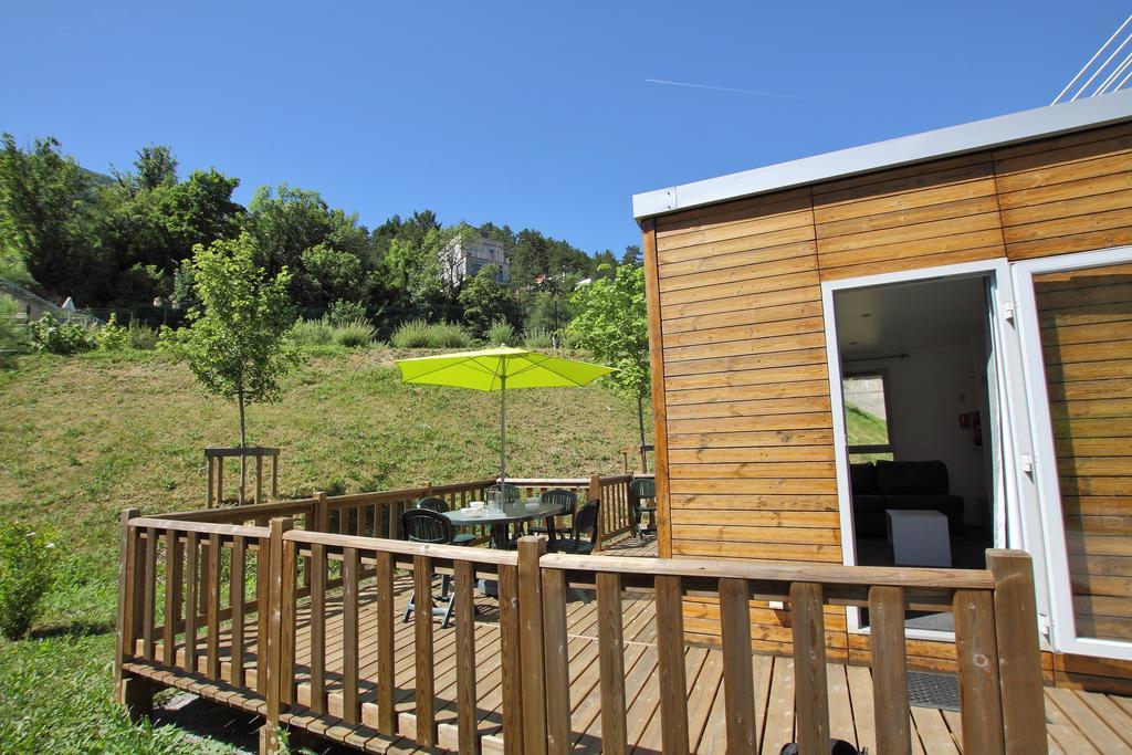 Camping Lou Gourdan Hotell Puget-Théniers Eksteriør bilde