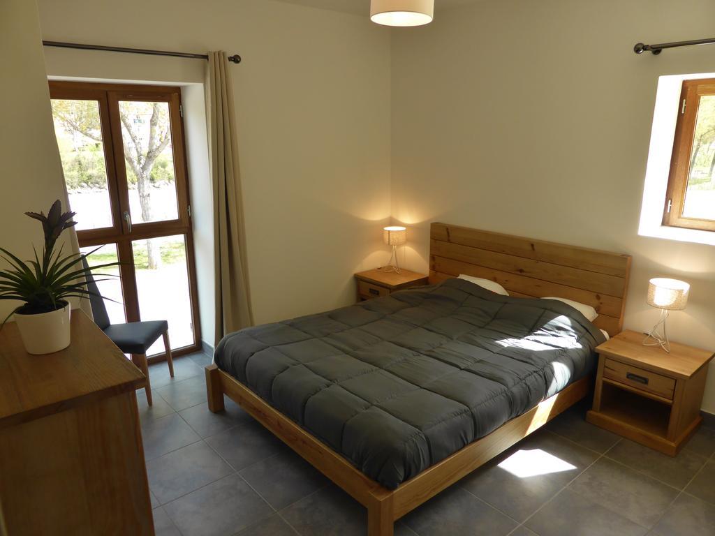 Camping Lou Gourdan Hotell Puget-Théniers Eksteriør bilde